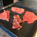 ガブリビーフ 天 ギンザ - 焼肉定食（税込み１５００円）の肉は４種類