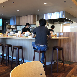 横浜家系ラーメン 龍_2