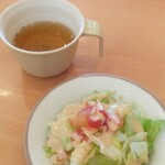 Saizeriya - ランチのサラダとスープ