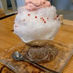 慈げん - 桜にいちごムースin