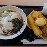 どんＱ製麺 - とろ玉うどん冷(大)+揚げ物