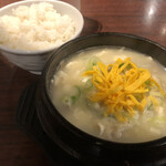 炭火焼肉・韓国料理 KollaBo - 参鶏湯純豆腐チゲ（950円）