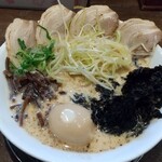 七代目哲麺 - 『 豚骨みそ全部入りラーメン 』 950円