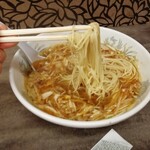 Kei ai - 自分で言うのもなんですが、麺を持ち上げると、よけいにおいしそう。黒コショウのピリッとした後味とぷんと香る匂いもお気に入りです。