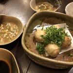 Kaisen Yakitori Bishoku Yakirari - こちらが本日のヒット、小芋の唐揚げでした。お出汁につけて食べるのが美味〜\( ˆˆ )/♡