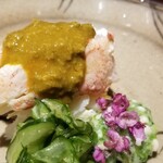 馳走 啐啄一十  - ②毛蟹(若蟹)(北海道噴火湾産)、刻みオクラ&胡瓜、土佐酢ジュレ
      産卵期は晩秋～晩冬、旬は2回、親蟹が美味しい晩秋～晩冬、若蟹らしい甘さが際立つ春～秋
      蟹味噌を少し付けて食べるとコクが加わります