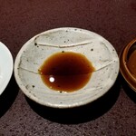 馳走 啐啄一十  - 薬味
      オリジナル調合の醤油
      28年間継ぎ足しのポン酢
      真妻山葵(静岡県伊豆天城産)
      塩(地中海キプロス産)