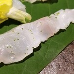 馳走 啐啄一十  - ⑩白甘鯛(愛媛県八幡浜産)(4日寝かせ)
      産卵期は夏～秋、旬は冬～春
      上品な脂の旨みと甘さが寝かせにより増しています
      軟らかいですがダレてなく、モチモチ感があり素晴らしい