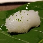 馳走 啐啄一十  - ⑬障泥烏賊(静岡県駿河湾産、サスエ前田魚店)(7日熟成)
      産卵期は春～初夏、旬は初春～夏、寿命1年
      モチモチでネットリした食感で、旨み&甘みも強烈です♪