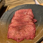 本気焼肉 肉とめし 肉寿司 - 特上タン