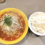 広豚麺改 - 広豚辛麺(800円)+ごはん(100円)