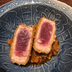 お酒と和彩 いづる - カツオのレアカツ