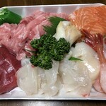 さしみ屋 佐賀山 - 刺身盛り合わせ