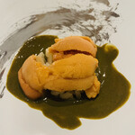 鮨 由う - 蒸し鮑の肝ペーストシャリ和え
      北海道産バフンウニと