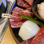 焼肉処 まるます家 - 