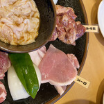 焼肉処 まるます家 - 