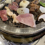 焼肉処 まるます家 - 