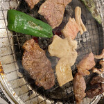 焼肉処 まるます家 - 