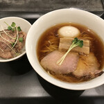 らぁ麺やまぐち - 今日は鶏そばと丼！！