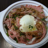 フィーコディンディア - ローストビーフ丼