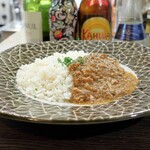 トリワイン ＰＩＫＯＳＨＨＨＵ - キーマカレー