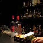 DEN - 静かな店内