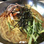 来来亭 - 冷麺。辛子が入ってるのでご注意！