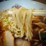 かづ枝食堂 - 麺！とら食堂のイメージよりも太目でしっかりした麺。