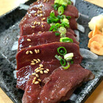 博多もつ処 東屋 - 馬のレバ刺し