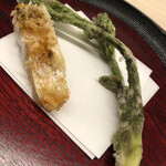 日本料理 久丹 - 若狭グジの松笠焼き。付け添えは飛騨高山の天然のタラの芽