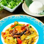 Thai specialty! "Phu Patpong Curry" Stir-fried coconut curry with crab and egg