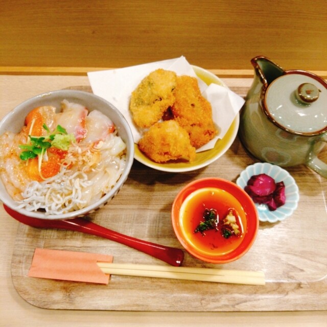 どんぶり割烹 板次郎 ドンブリカッポウ イタジロウ 瓦町 海鮮丼 食べログ どんぶり割烹 板次郎 ドンブリカッポウ イタジロウ 瓦町 海鮮丼 食べログ