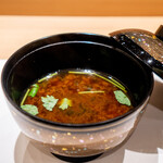 Sushi Shiorian Yamashiro - あおさと三つ葉の赤出汁