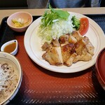 大戸屋 - もろみチキンの炭火焼き定食