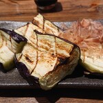 蕎麦前ながえ - 赤ナス焼き 715円