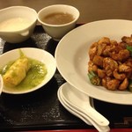 ひろ武 - 今週の夜の定食（鶏肉とカシューナッツの甜麺醤炒め \1000）