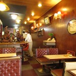 エルベ - レトロな店内