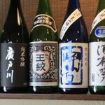 樹庵 - 吟醸酒の空き瓶が並びます