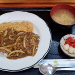 とんかつクラウン - カツカレー全景