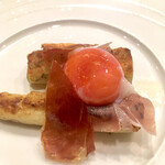 ジュンジーノ - ホワイトアスパラ 卵黄のコンフィ 生ハム