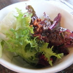 ハニーズ ネスト ロッジ - ランチのサラダ