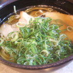 南海そば - 和風チャーシュー麺（400円）