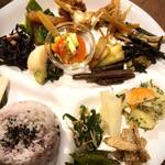 Organic Cafe ゆきすきのくに - 当店定番メニュー、カラダ喜ぶランチデリプレートです。安心安全な旬の野菜の力を体に摂り入れましょう^^