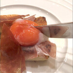 ジュンジーノ - 卵黄入刀