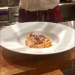 ジュンジーノ - ボロネーゼはシェフがパルメザンチーズを削ってくれて仕上げ