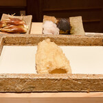 日本橋 蕎ノ字 - 江戸前。千葉県富津市竹岡漁港のきす。
      