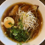 Sampou Ramen Oota - しょうゆらーめん 650円