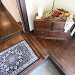 ハジカミ - 靴のままで