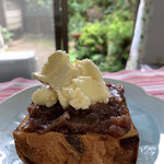 LAWSON - 料理写真:クロテッドクリーム乗せて食べる