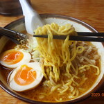 横浜らーめん 吉田家 - 麺